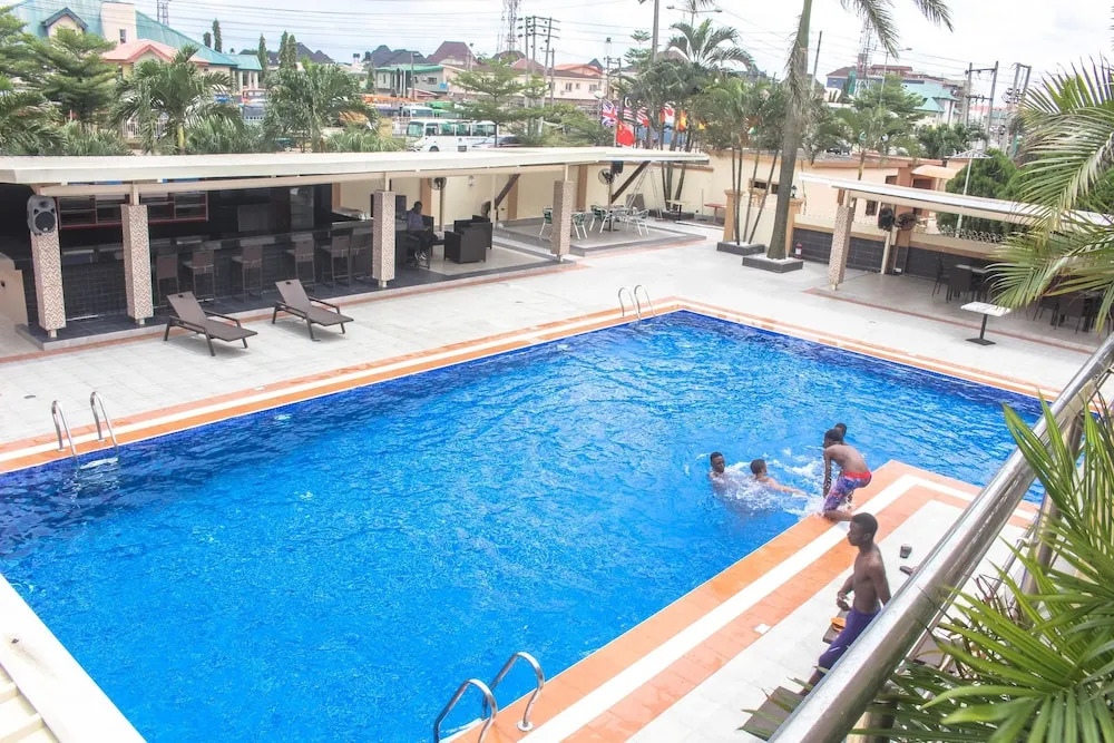 Villa Park Hotels
