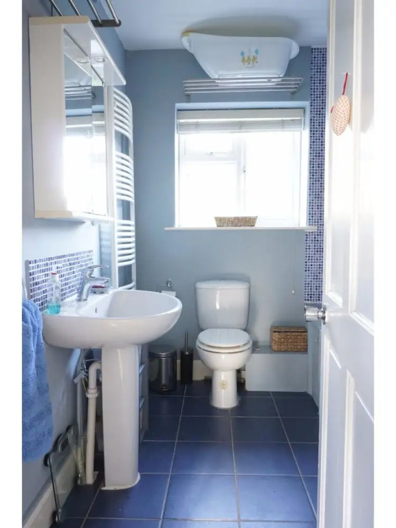 Comfortable Family Home in Oxford With Parking