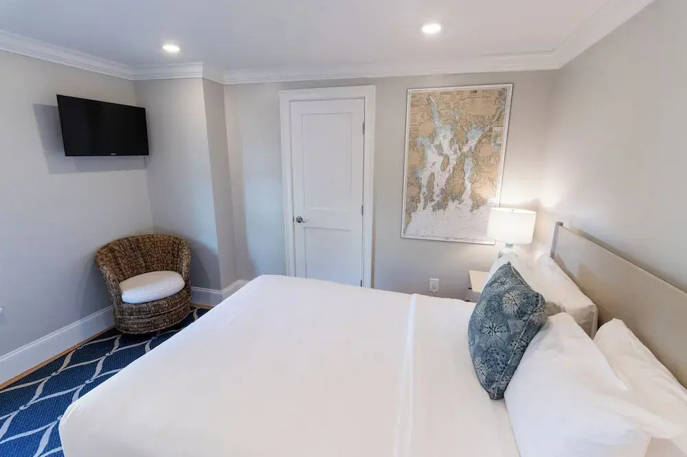 The Newport Lofts - 548 Thames Street