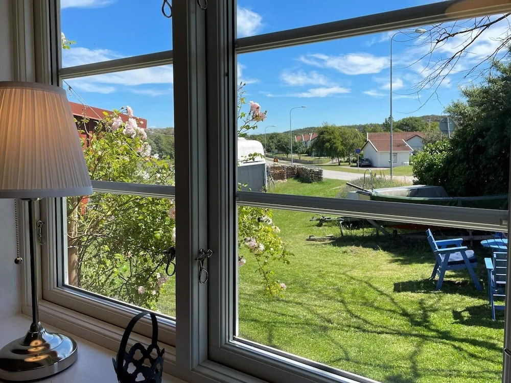 4 person holiday home in SKÄRHAMN