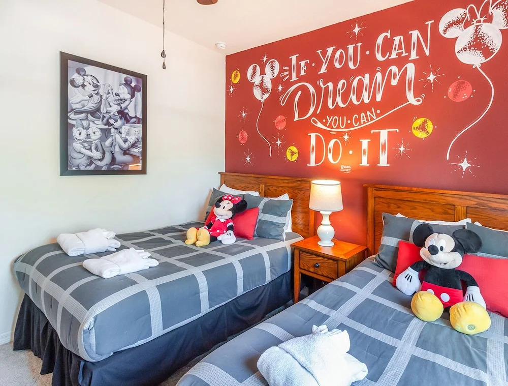 Unique Inspiration-themed Townhome Near Disney!