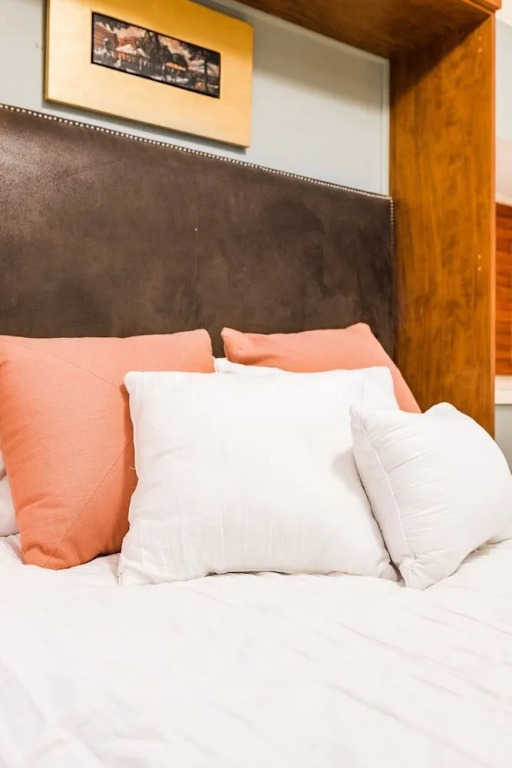 Trio Loft Of D-town G-ville True-gem Luxury