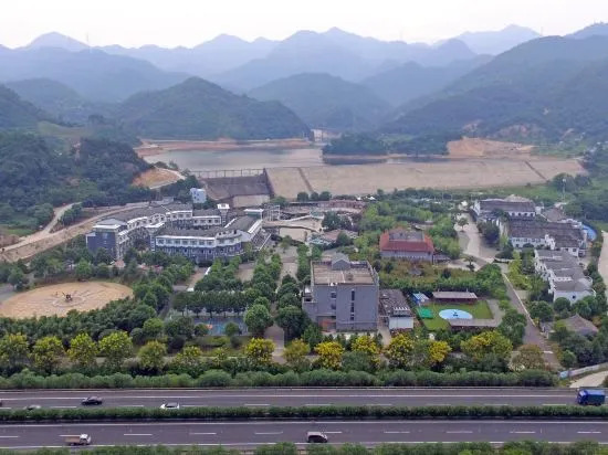 Qinshuiwan Holiday Hotel (Ninghai Wujia Manor)