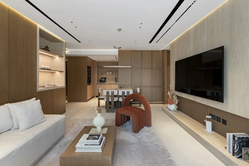 Prime JLT Stay Near Metro Lakeside Dining