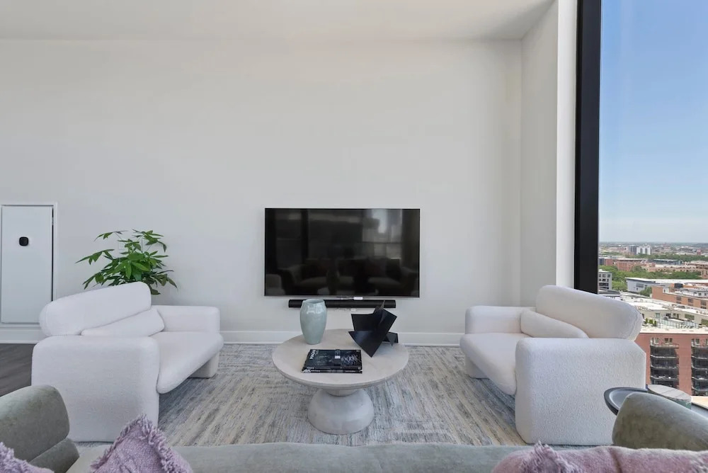 Fulton Market Penthouse 4BR Family Fun Views