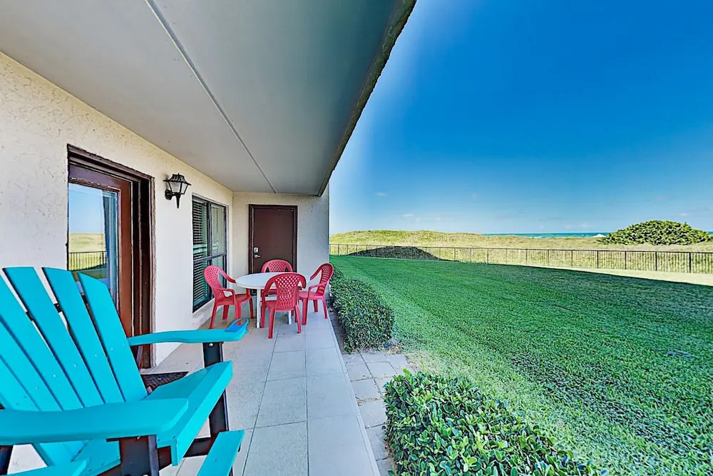 Renovated Saida Towers Getaway W/ Pool & Hot Tub 2 Bedroom Condo