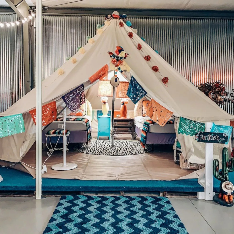 Lone Star Glamp Inn