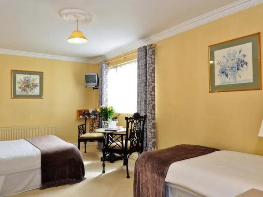 Longford Arms Hotel