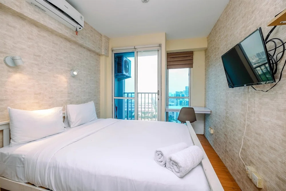Minimalist Studio With Great City View At Tifolia Apartment