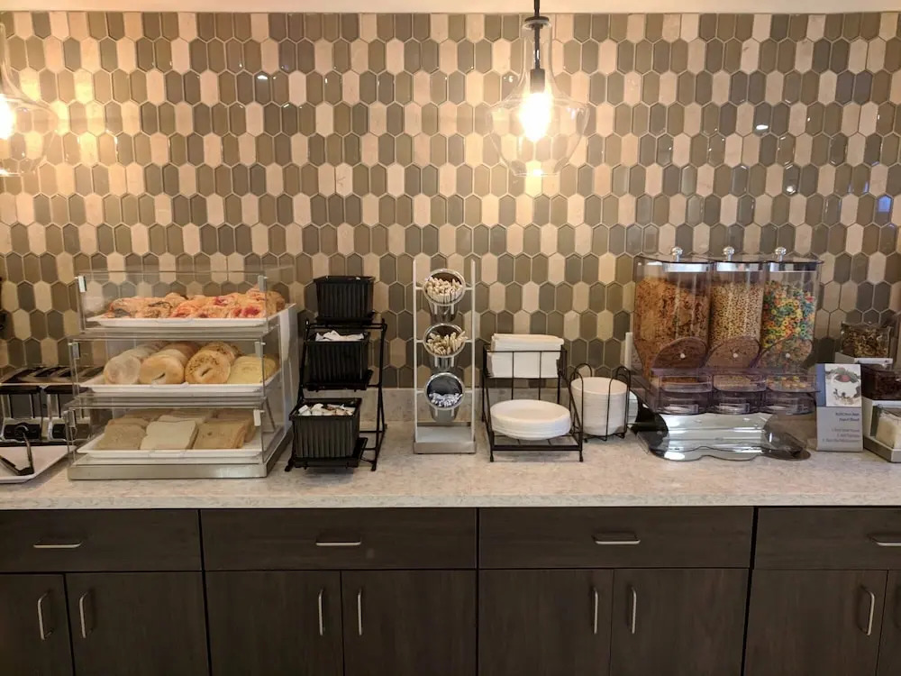 Best Western Plus Grand Castle Inn & Suites