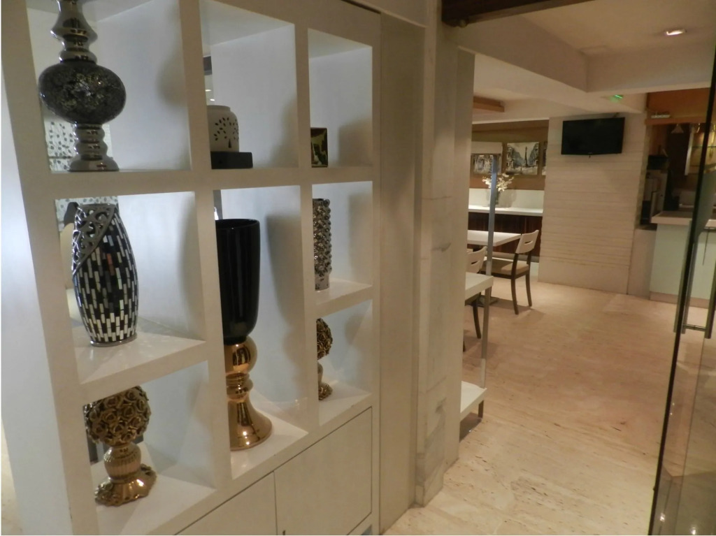 Hotel Bawa Continental Juhu Beach