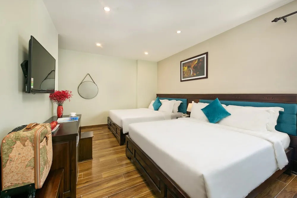 Celina Hotel & Apartment