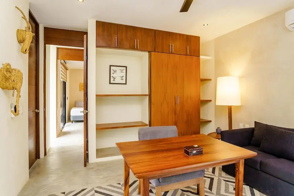 Magazine-worthy Villa Ponderosa with Private Pool & Gated Area