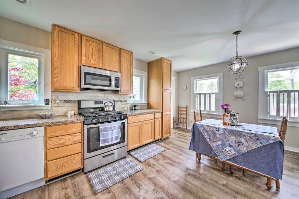 Charming East Boothbay Cottage w/ Large Yard!