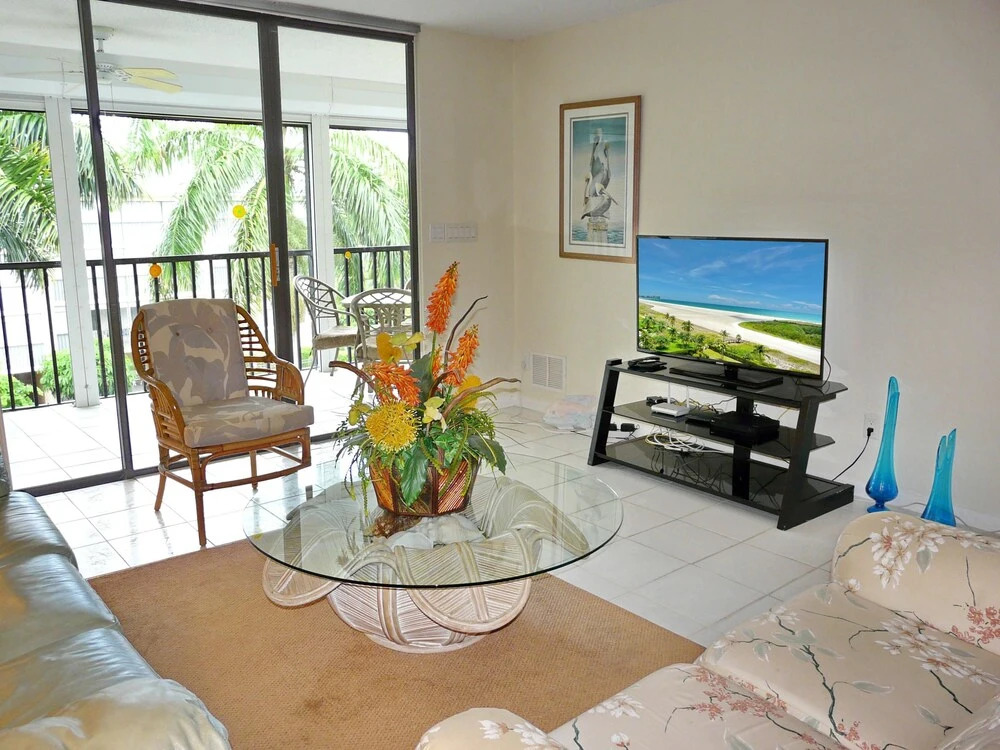 South end Condo With Pool/spa and Steps to Beach