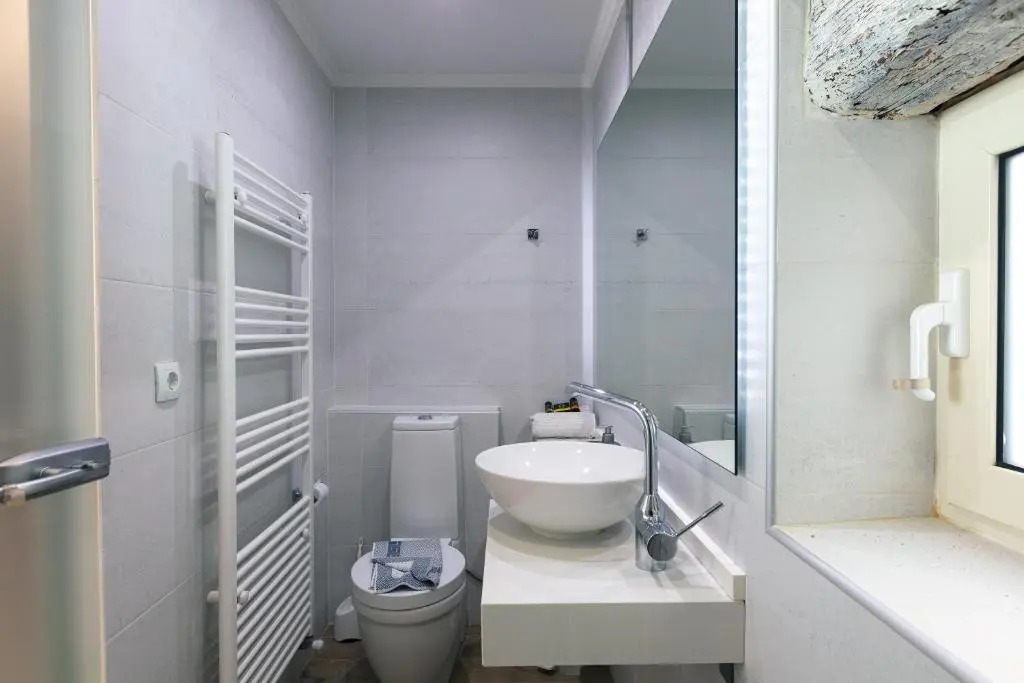 AnnaView Apartments & Suites