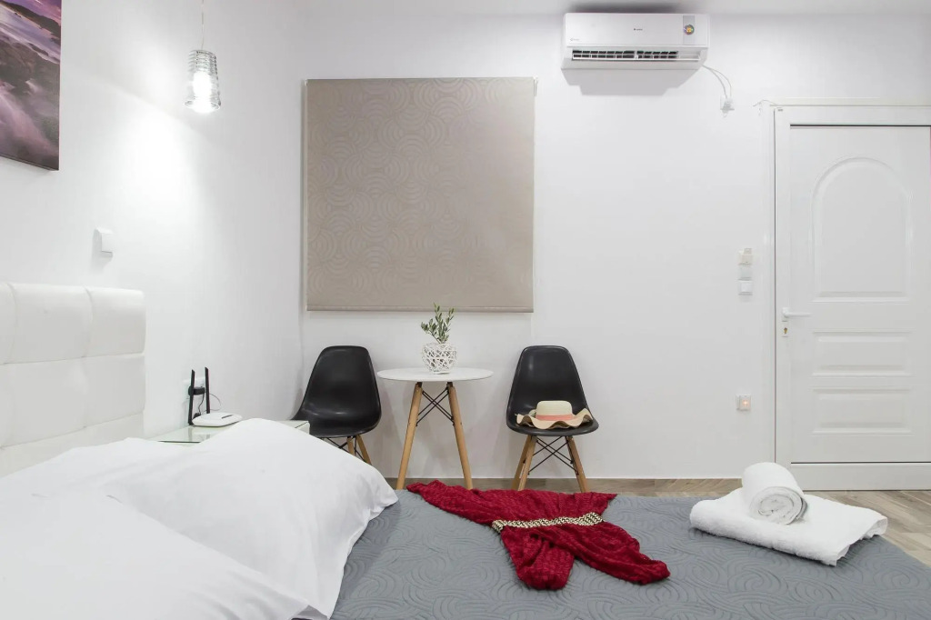 Oasis Suites Fira