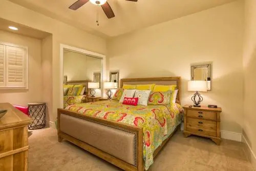 Turquoise Place Unit 404C