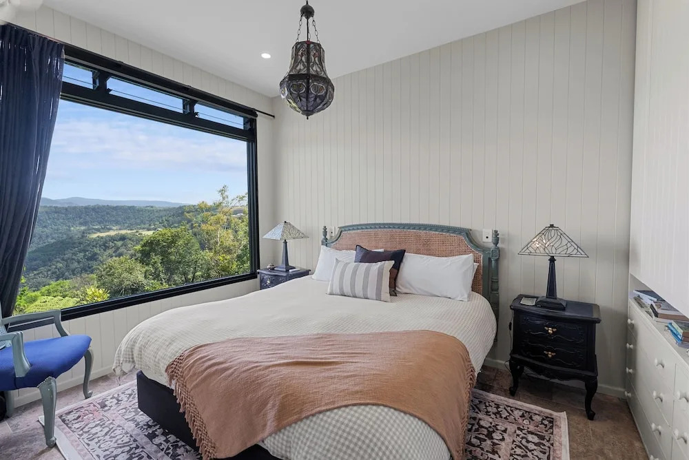 Escape to Serenity in Beechmont Luxurious Cabin Retreat