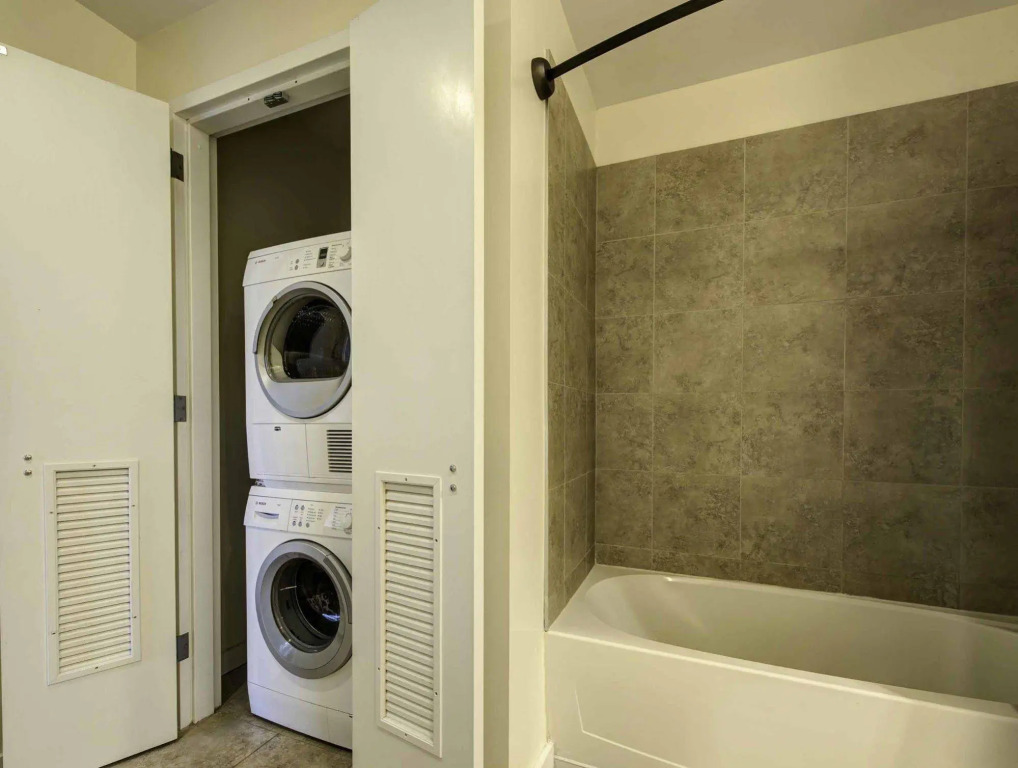 Pelican Residences at Cast Iron Lofts