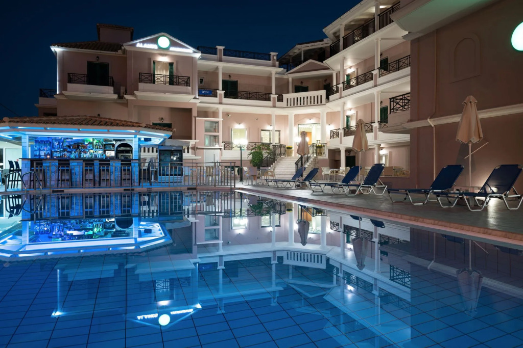 Alamis Hotel & Apartments