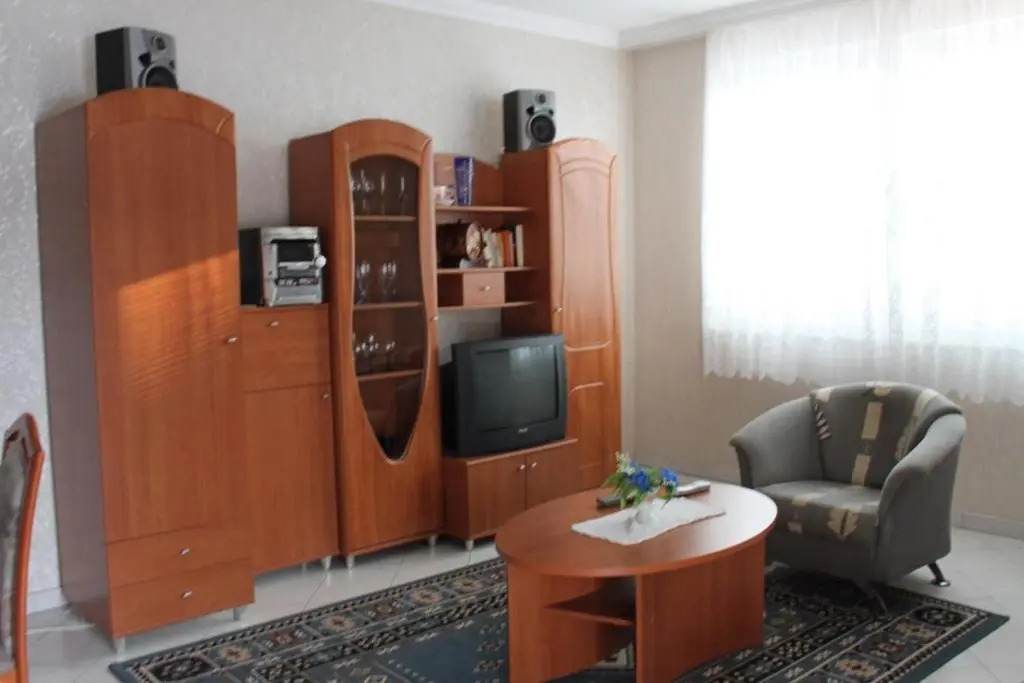 Pine Wood Apartment 6