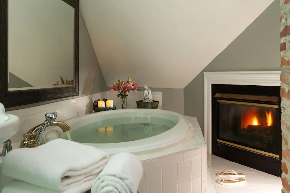 White Doe Inn Bed & Breakfast