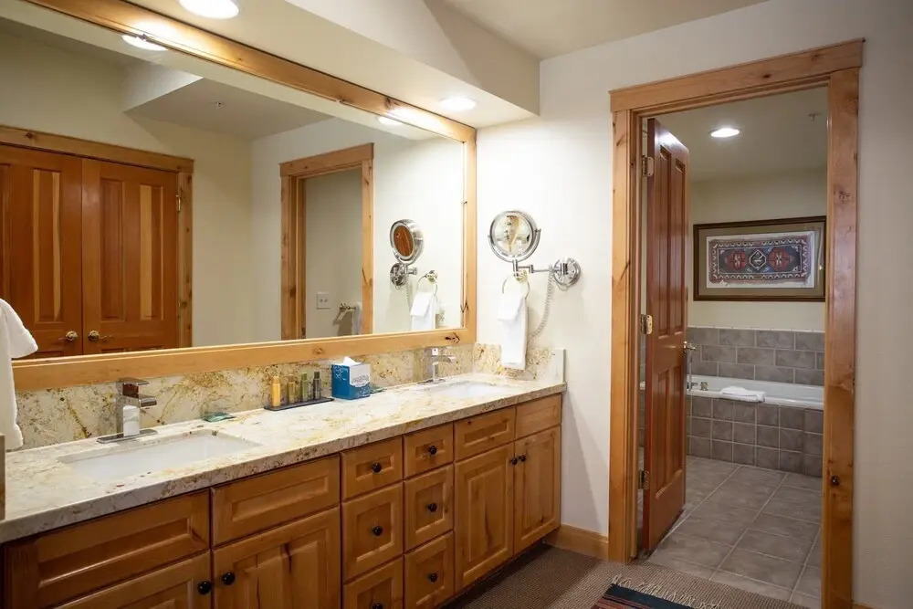 Trail's End Lodge at Deer Valley Resort - One Bedroom Residence with Spa #305 1 Condo