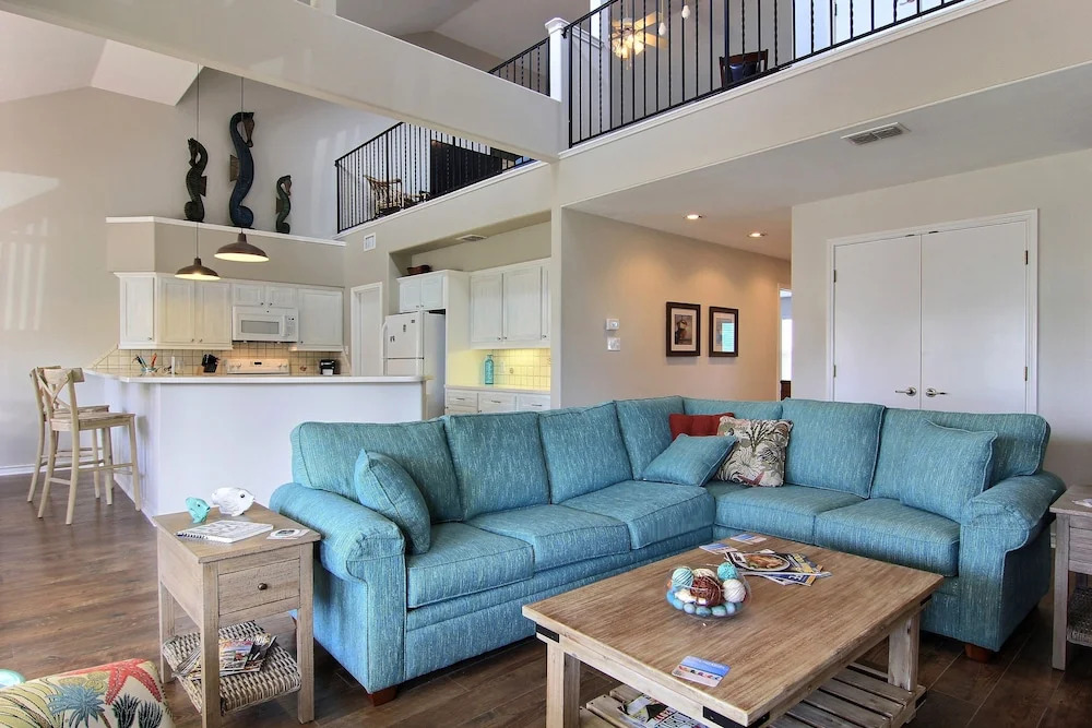 Sunny and Chairs 4 Bedrooms 3 Bathrooms Home