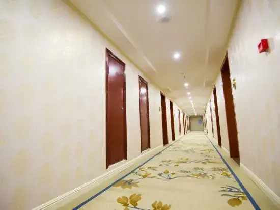 Dongxing Dongyi Hotel (Beilun Avenue Port)