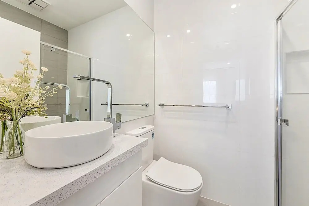 Gorgeous 3-bed House With Spacious Shared Backyard