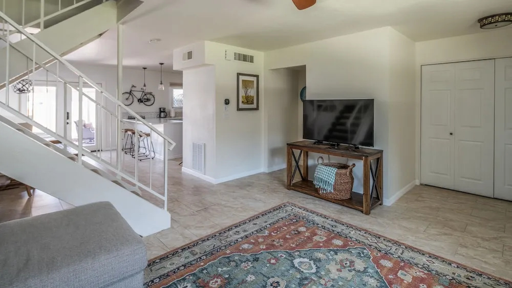 Spacious 4BR Townhouse by WanderJaunt