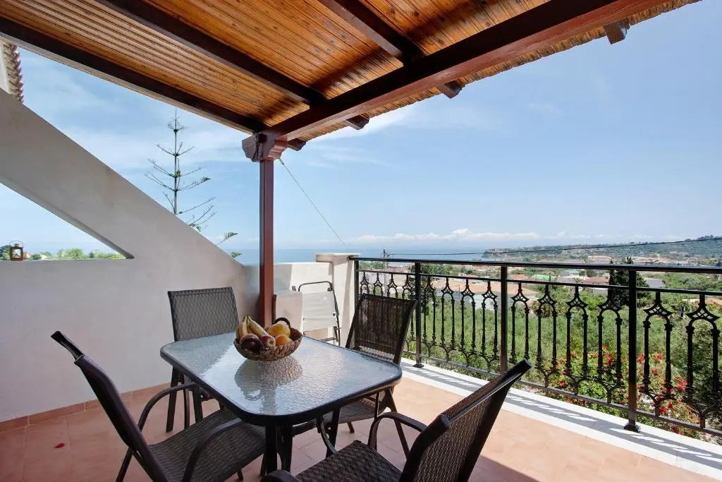Yiannis Apartment 5 Adults