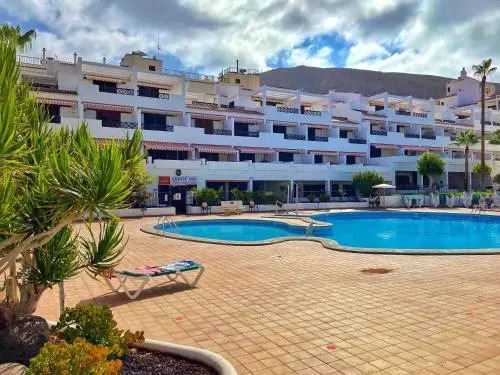 Victoria Court - 1 bed pool & sea view