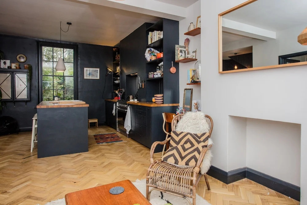 Stunning 2 Bedroom House in De Beauvoir Town