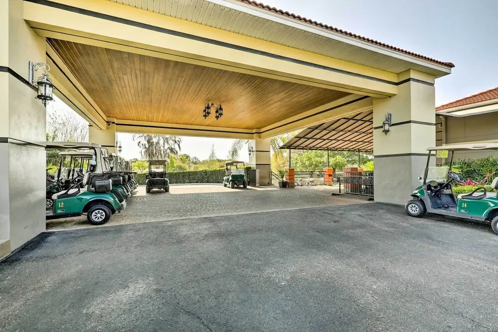 Upscale Unit in Private Golf Resort w/ Pool!