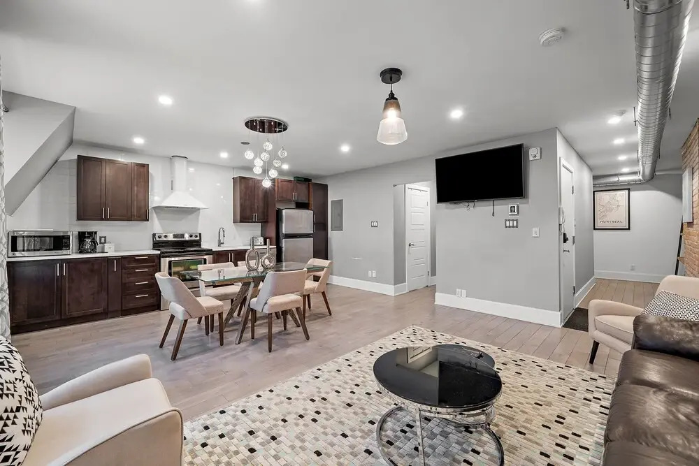 2055 Bishop