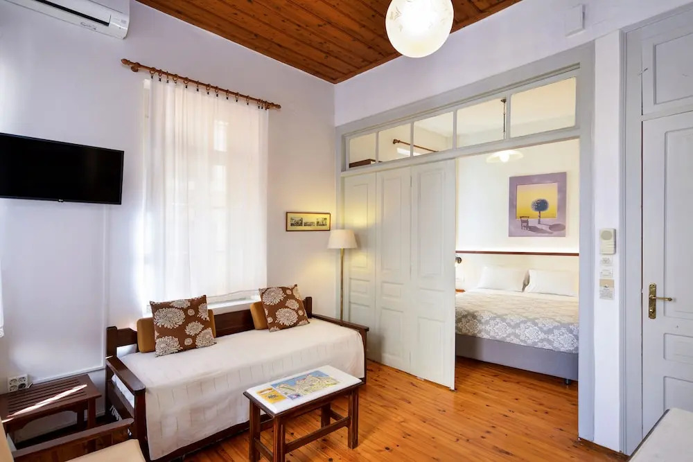 Silde Studios & Apartments