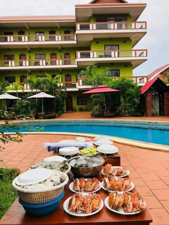 The moon kampot boutique