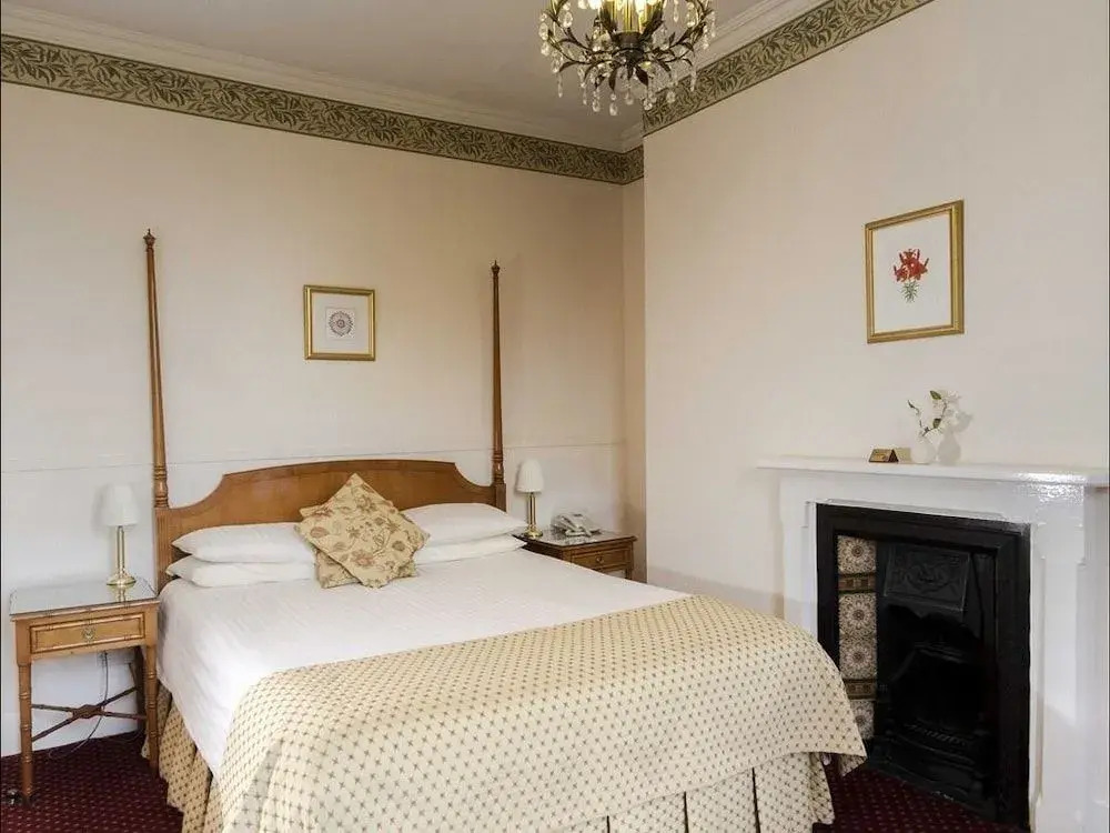 Canterbury Hotel