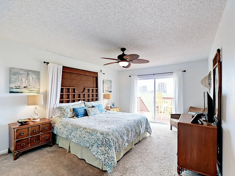 3BR w/ Pool & Big Gulf-view Deck Steps to Beach 3 Bedrooms 3 Bathrooms