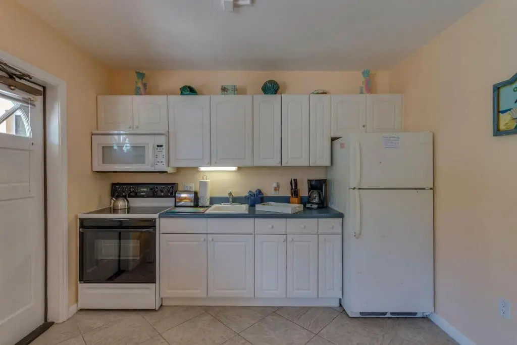 Five Palms Suite 102 - Daily - Weekly - Monthly
