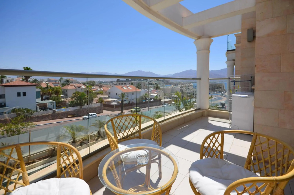 YalaRent Eucalyptus 2BR & Balcony APT