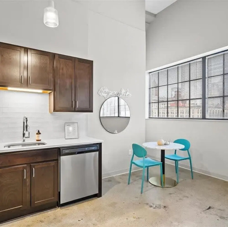 Cozysuites Stunning 1BR Downtown Pittsburgh