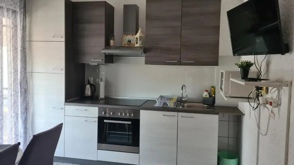 Apartment with a balcony and sea view - santek - AE1097