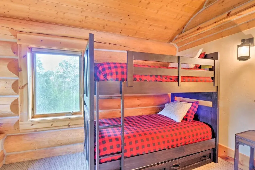 22str-00506 Fairplay Log Cabin: 26 Mi to Breck!