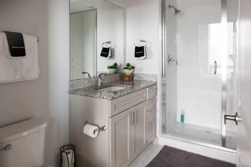 Magnificent Uptown Views In 1BR Apt