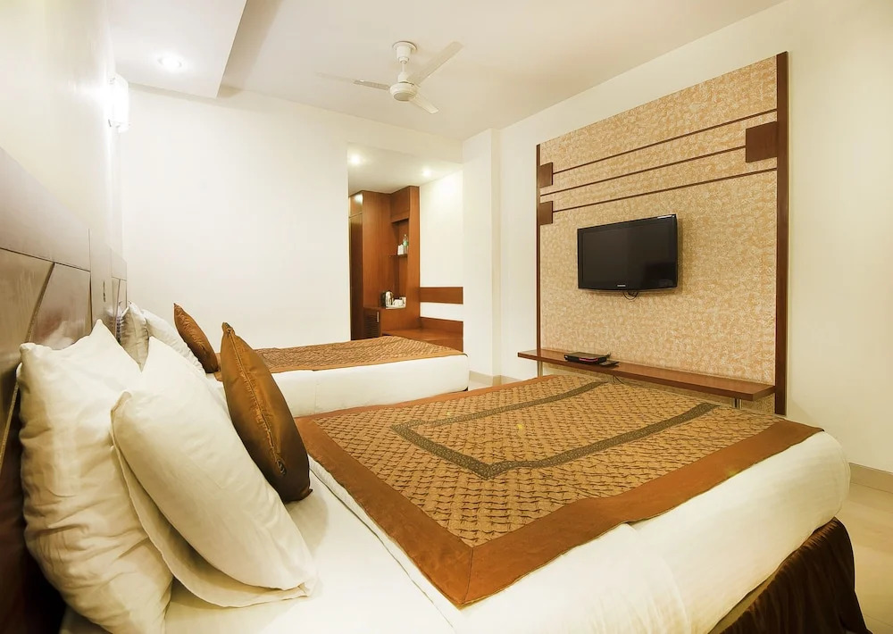 Asian Suites - The Pearl A-586