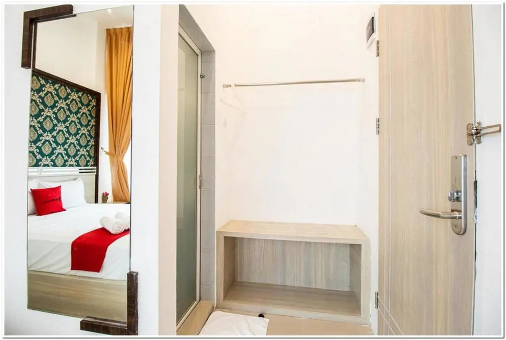 RedDoorz Plus @ Centrium Katamso Medan