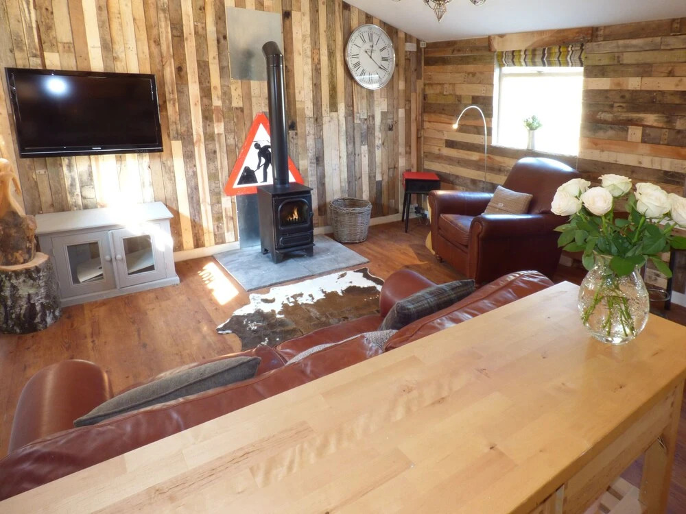 Longhouse Lodge